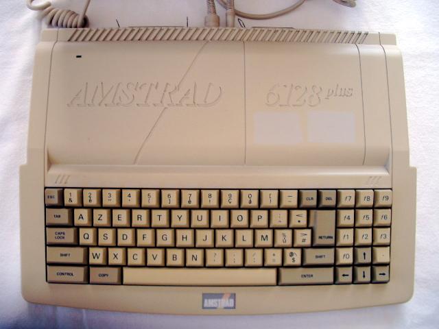 Amstrad 6128+ (1).JPG